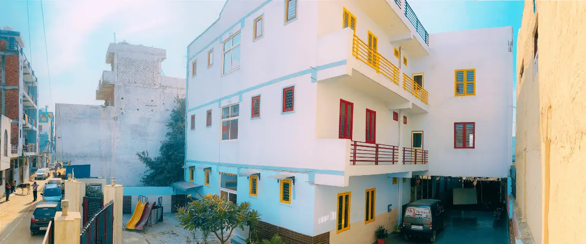 Sky the school building banner desktop